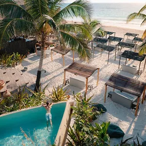 hotel-maxanab-tulum.quintano-roohotels.com/