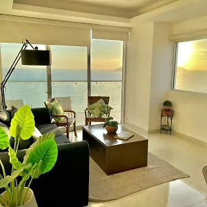 sunset-view-malecon-1401-vista-panoramica-al-mar.mazatlan-hotels.com/